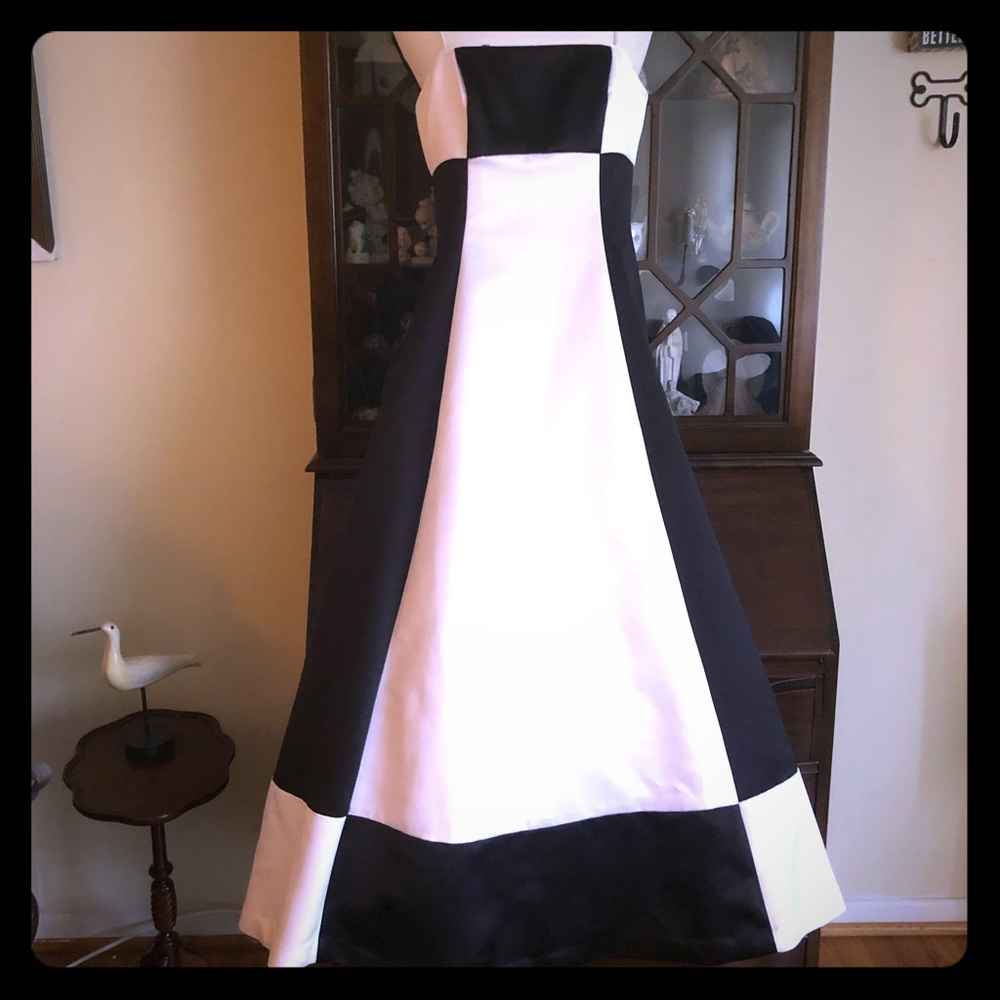Black/White formal/prom dress size 4